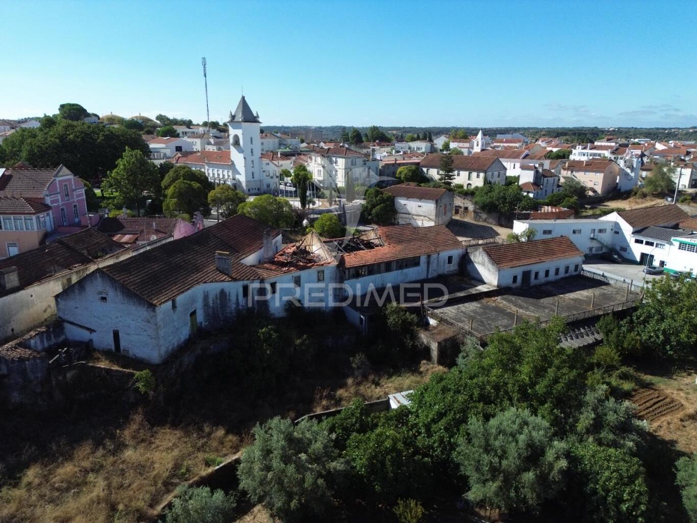 Oportunidade única no centro de alcanena – para restaurar