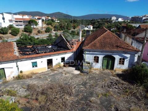 Oportunidade única no centro de alcanena – para restaurar