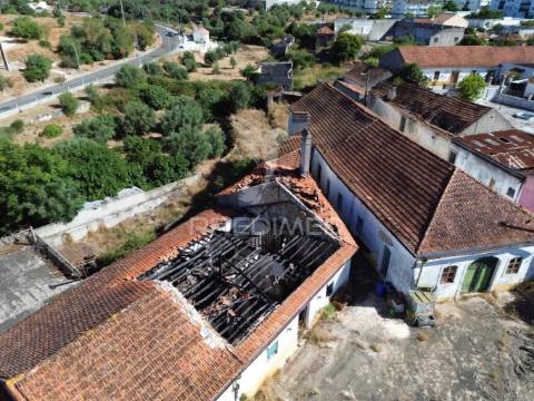 Oportunidade única no centro de alcanena – para restaurar