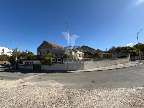 Oportunidade única no centro de alcanena – para restaurar