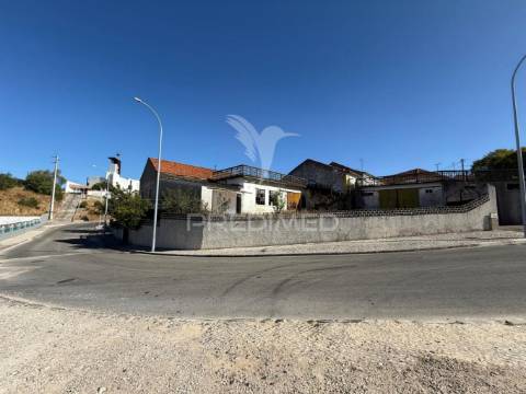 Oportunidade única no centro de alcanena – para restaurar