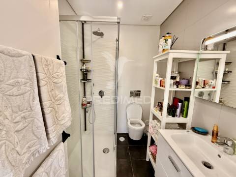 Moradia t3 com cave, rooftop e vista mar – olhão