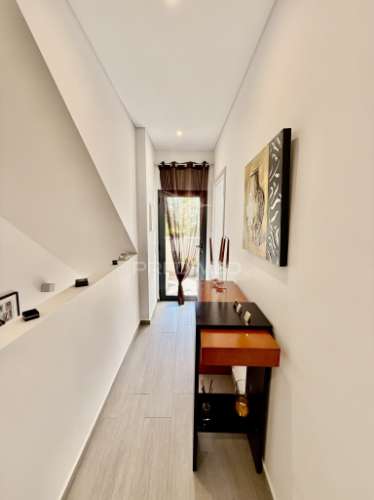 Moradia t3 com cave, rooftop e vista mar – olhão