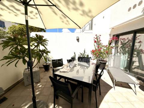 Moradia t3 com cave, rooftop e vista mar – olhão