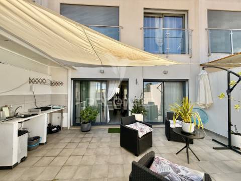 Moradia t3 com cave, rooftop e vista mar – olhão