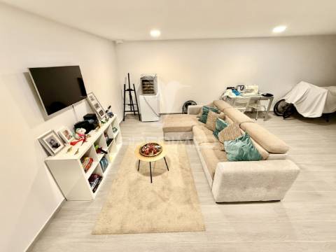 Moradia t3 com cave, rooftop e vista mar – olhão