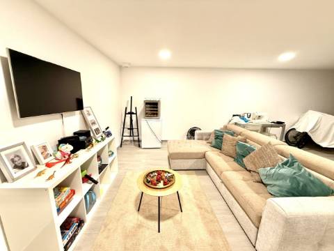 Moradia t3 com cave, rooftop e vista mar – olhão