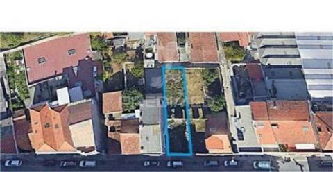 Terreno no centro do porto