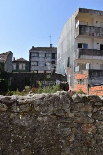Terreno no centro do porto