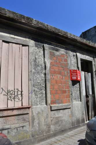 Terreno no centro do porto