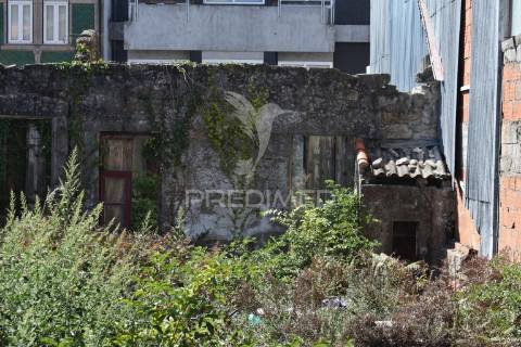 Terreno no centro do porto