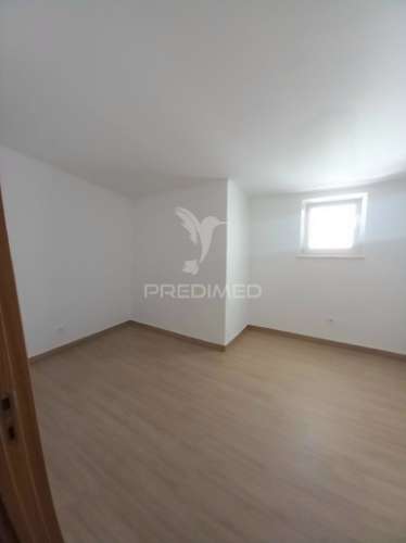 Moradia t3+1 remodelada