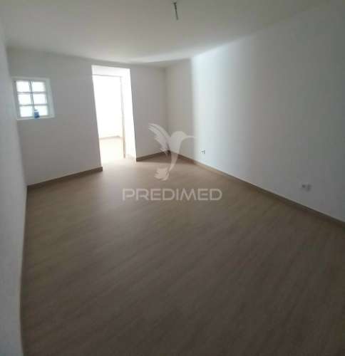 Moradia t3+1 remodelada