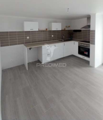 Moradia t3+1 remodelada