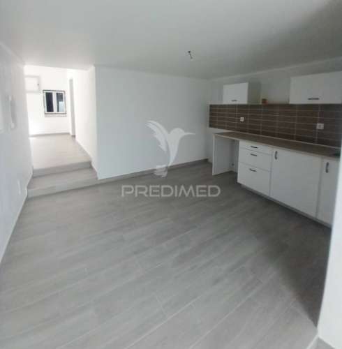 Moradia t3+1 remodelada