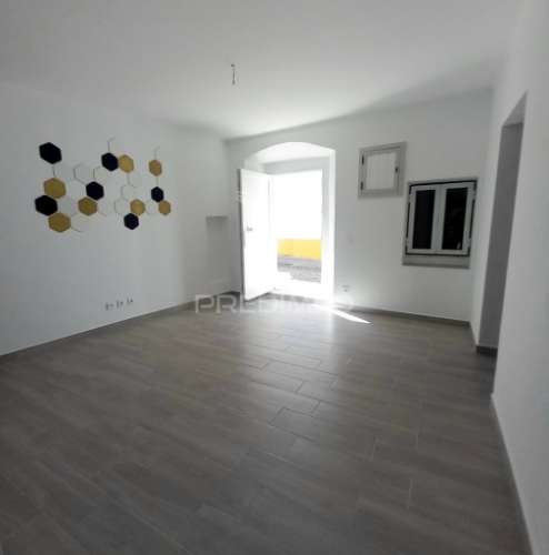 Moradia t3+1 remodelada