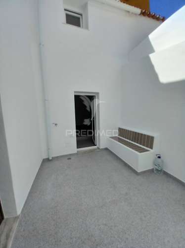 Moradia t3+1 remodelada