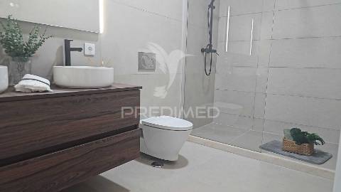 Apartamento t3 lisboa benfica com varanda obras totais