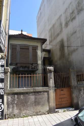 Prédio à ramada alta/boavista