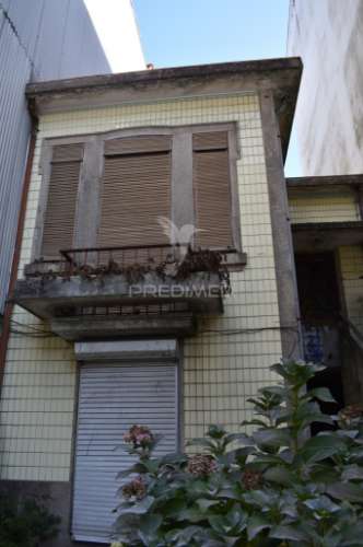 Prédio à ramada alta/boavista