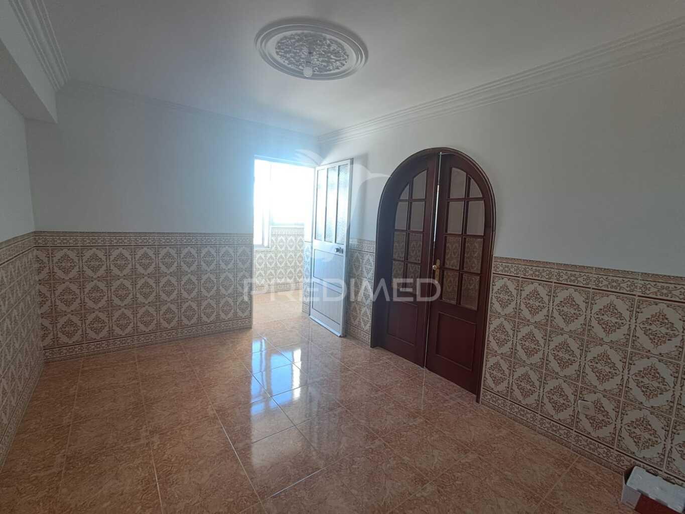 Apartamento t3 em monte abraão, massamá