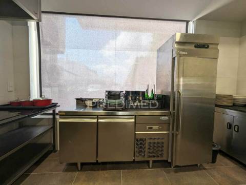 Restaurante italiano, novo, em vila real de santo antónio