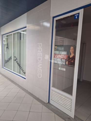 Loja no  edifício do navio