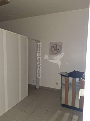 Loja no  edifício do navio