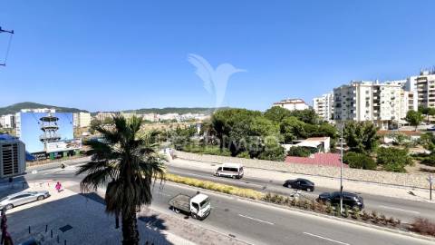 Apartamento t3 (atualmente t2) com localização de excelência