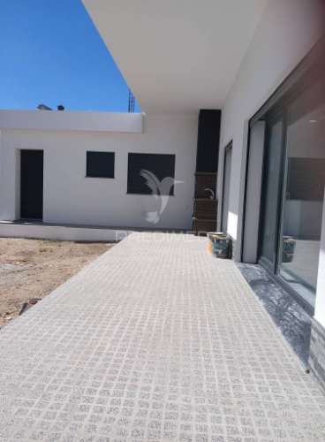 Vende se  moradia térrea t3+1 nova  – fernão ferro, seixal 620.000€