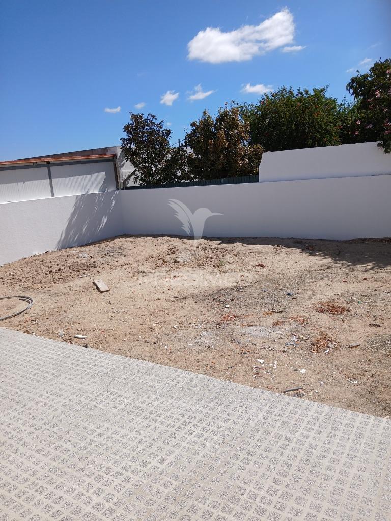Vende se  ? moradia térrea t3+1 nova  – fernão ferro, seixal 620.000€