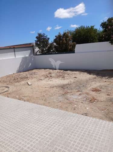 Vende se  moradia térrea t3+1 nova  – fernão ferro, seixal 620.000€