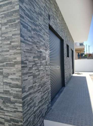 Vende se  moradia térrea t3+1 nova  – fernão ferro, seixal 620.000€