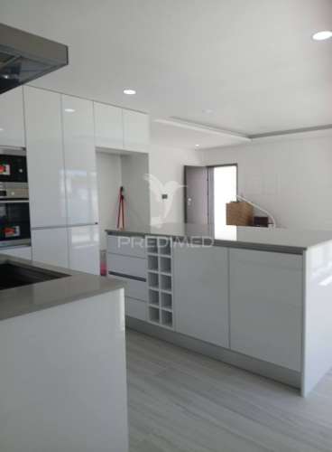 Vende se  moradia térrea t3+1 nova  – fernão ferro, seixal 620.000€