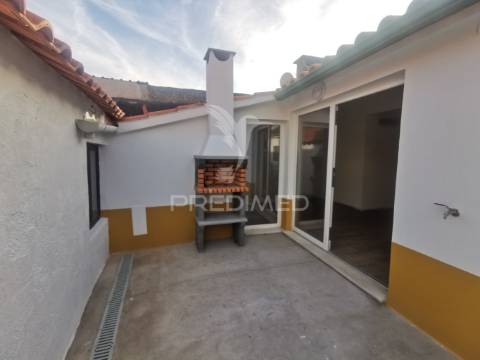 Casa térrea de aldeia