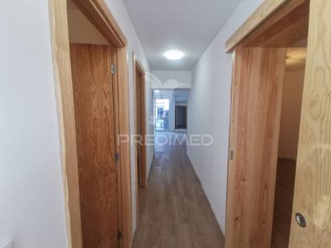 Casa térrea de aldeia