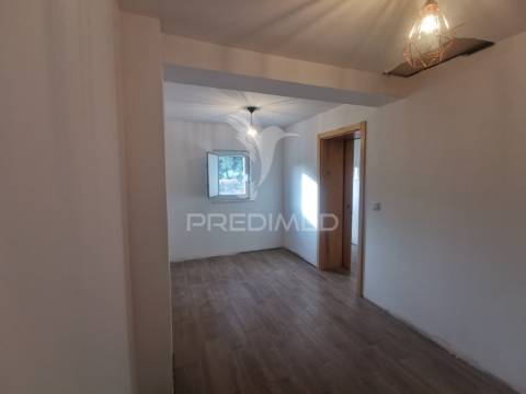 Casa térrea de aldeia