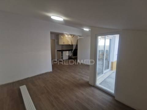 Casa térrea de aldeia