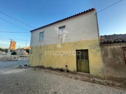 Imóvel para reconstruir santa comba /v.n.foz coa )