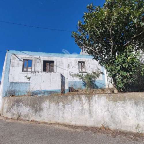 Ruina para recuperar em lagoa do furadouro.