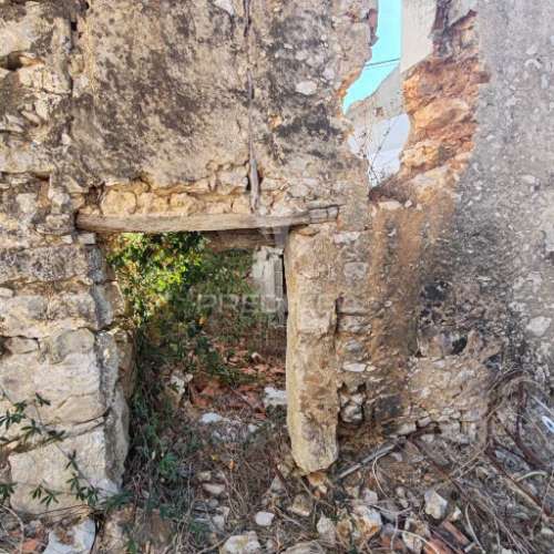 Ruina para recuperar em lagoa do furadouro.