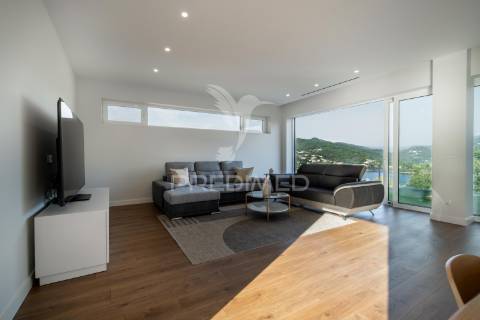 Moradia térrea t3 - com vistas para a barragem (rio caldo - gerês)