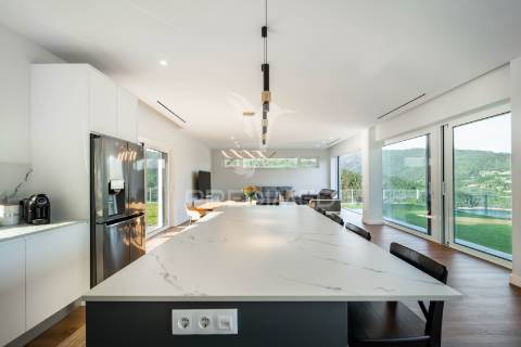 Moradia térrea t3 - com vistas para a barragem (rio caldo - gerês)