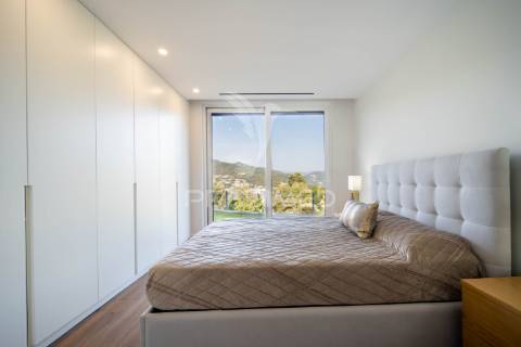 Moradia térrea t3 - com vistas para a barragem (rio caldo - gerês)