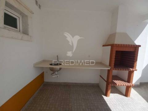 Moradia t3 com vista mar e localização privilegiada – ericeira