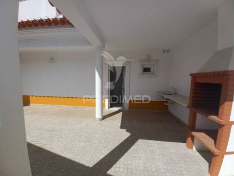 Moradia t3 com vista mar e localização privilegiada – ericeira