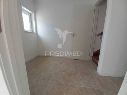 Moradia t3 com vista mar e localização privilegiada – ericeira