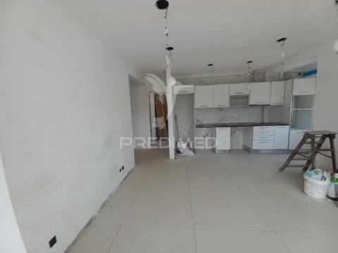 Apartamento t4 – laranjeiro – perto da base naval de lisboa (alfeite)