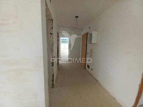 Apartamento t4 – laranjeiro – perto da base naval de lisboa (alfeite)