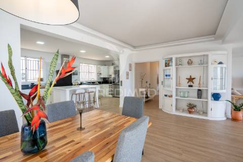 Vivenda exclusiva com vista panorâmica para a baía do funchal